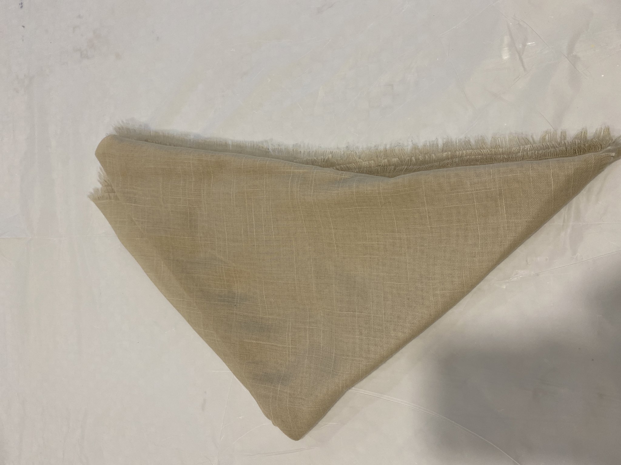 صورة حجاب بيج فاتح مربع