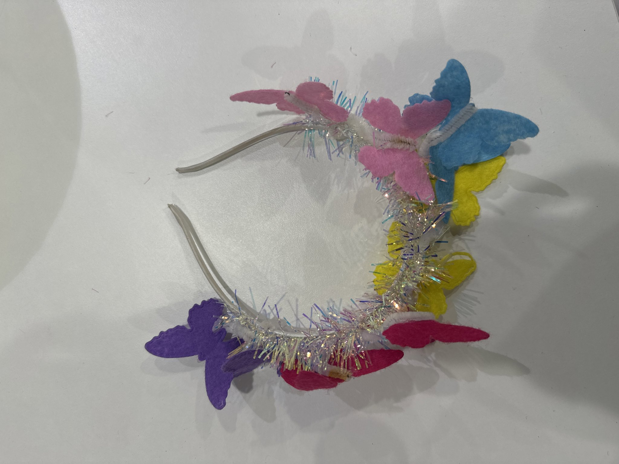 صورة تاج بناتي فراشات-مخزون١