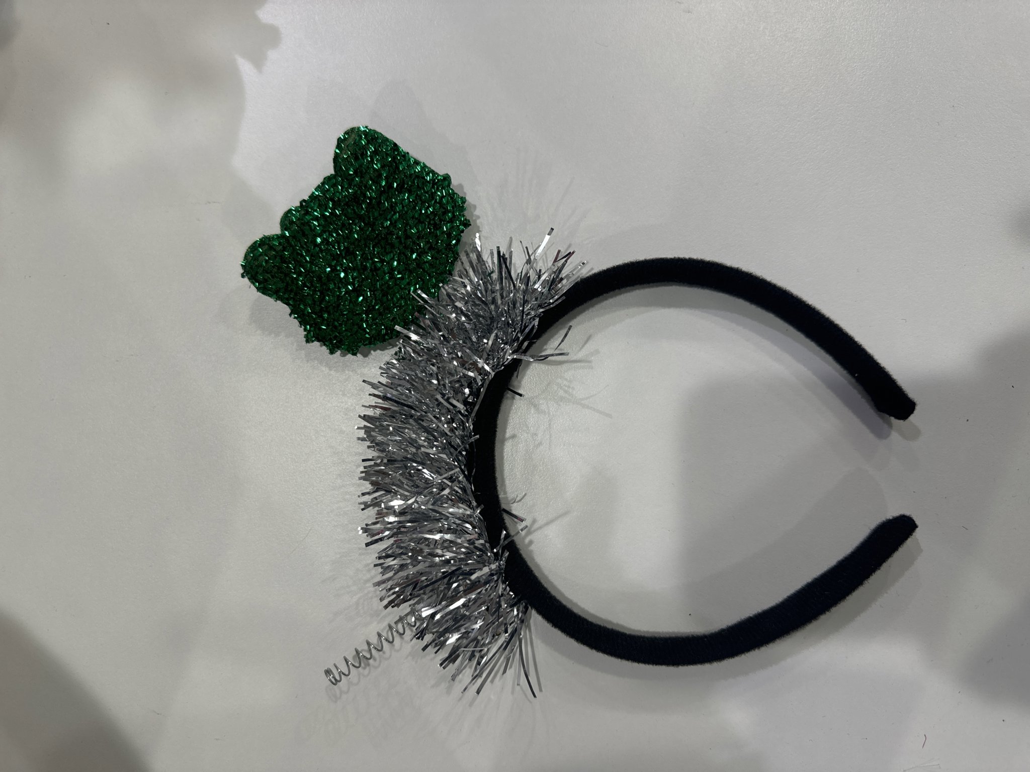 صورة تاج بناتي باللون الاخضر و السلفر