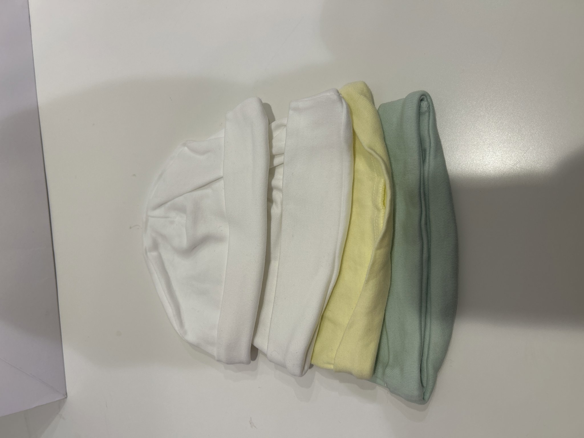 صورة كبوس رضع ولادي عدد ٤ قطع 