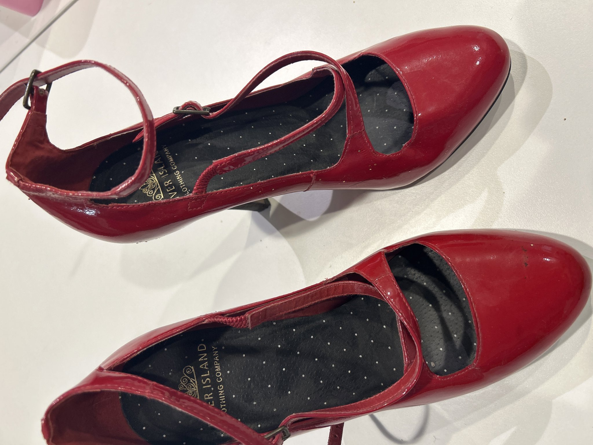 صورة حذاء احمر كعب مقاس 39